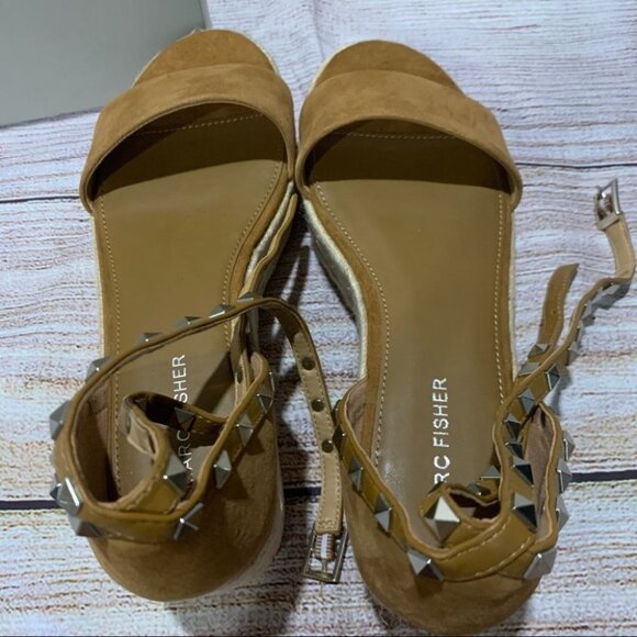 Marc Fisher Light Brown Suede Mf Jazlyn Platforms - Picture 9 of 12